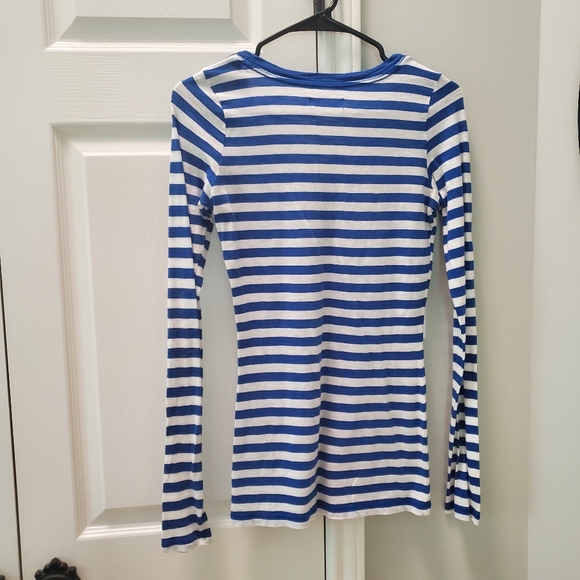 Long Sleeve Hollister Tee - Picture 4 of 6